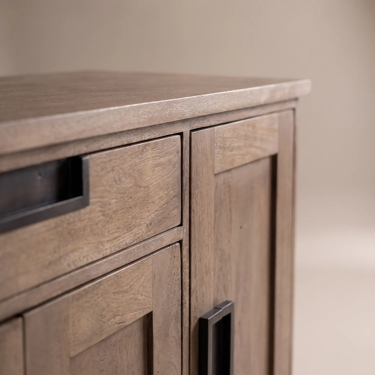 82" Solid Wood Sideboard, detail