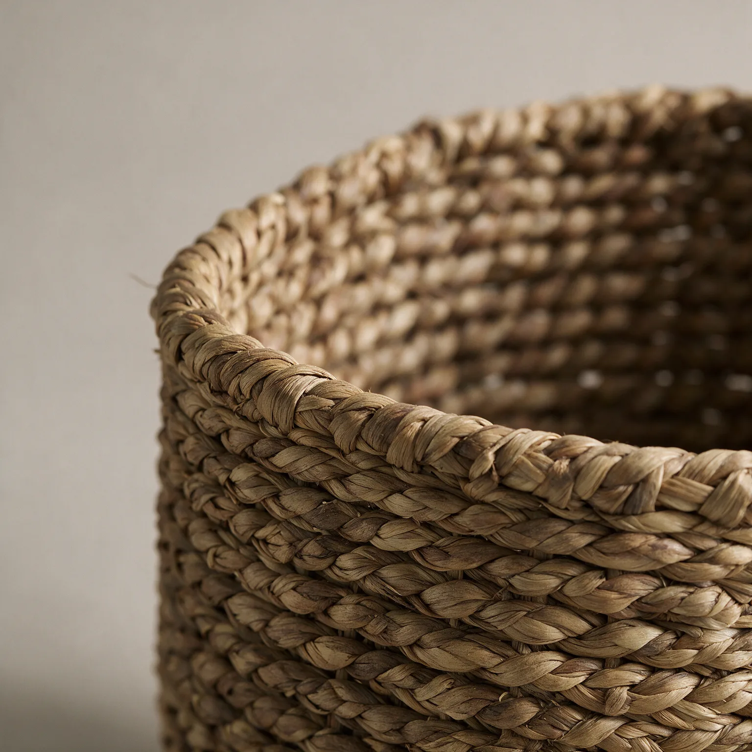 Set of Three Brown Wicker Basket, detail